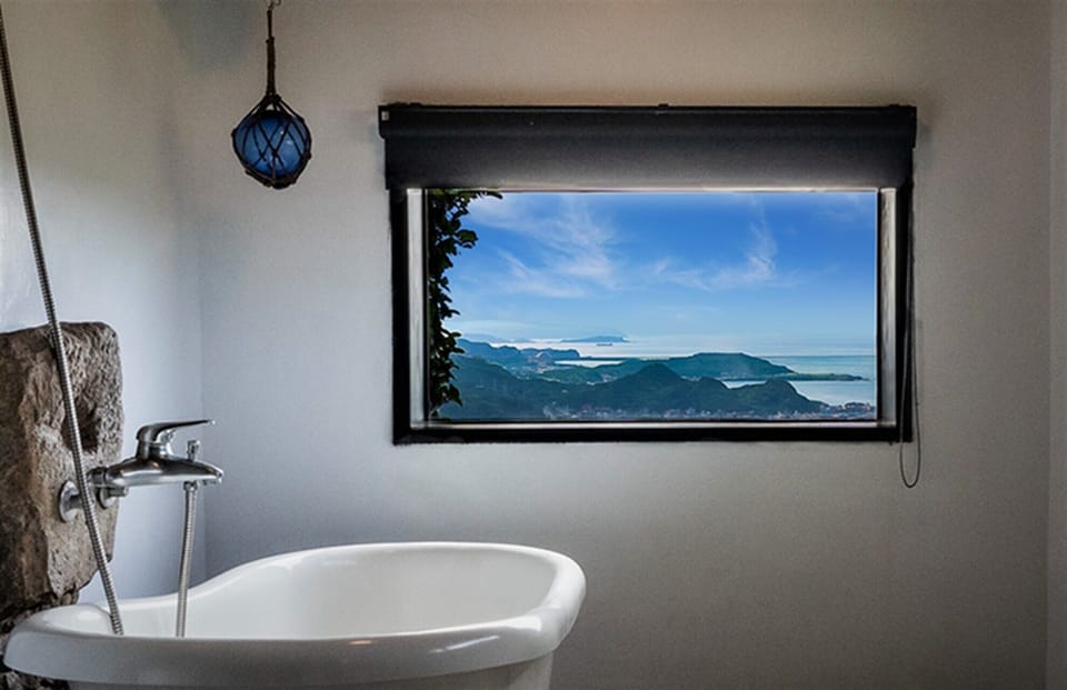 Exclusive Double Room, Balcony, Sea View | Bathroom | Free toiletries, hair dryer, slippers, towels