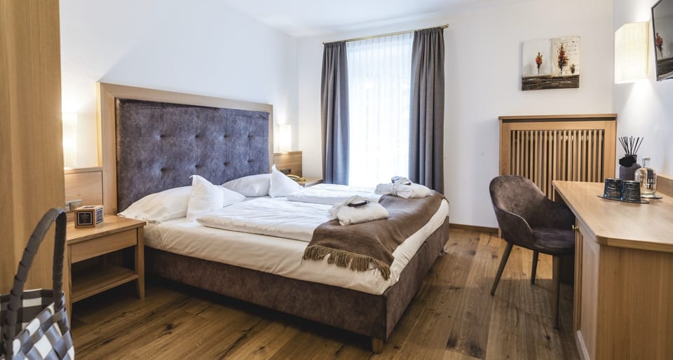 Comfort Double Room, Balcony, Mountain View | Premium bedding, minibar, in-room safe, desk