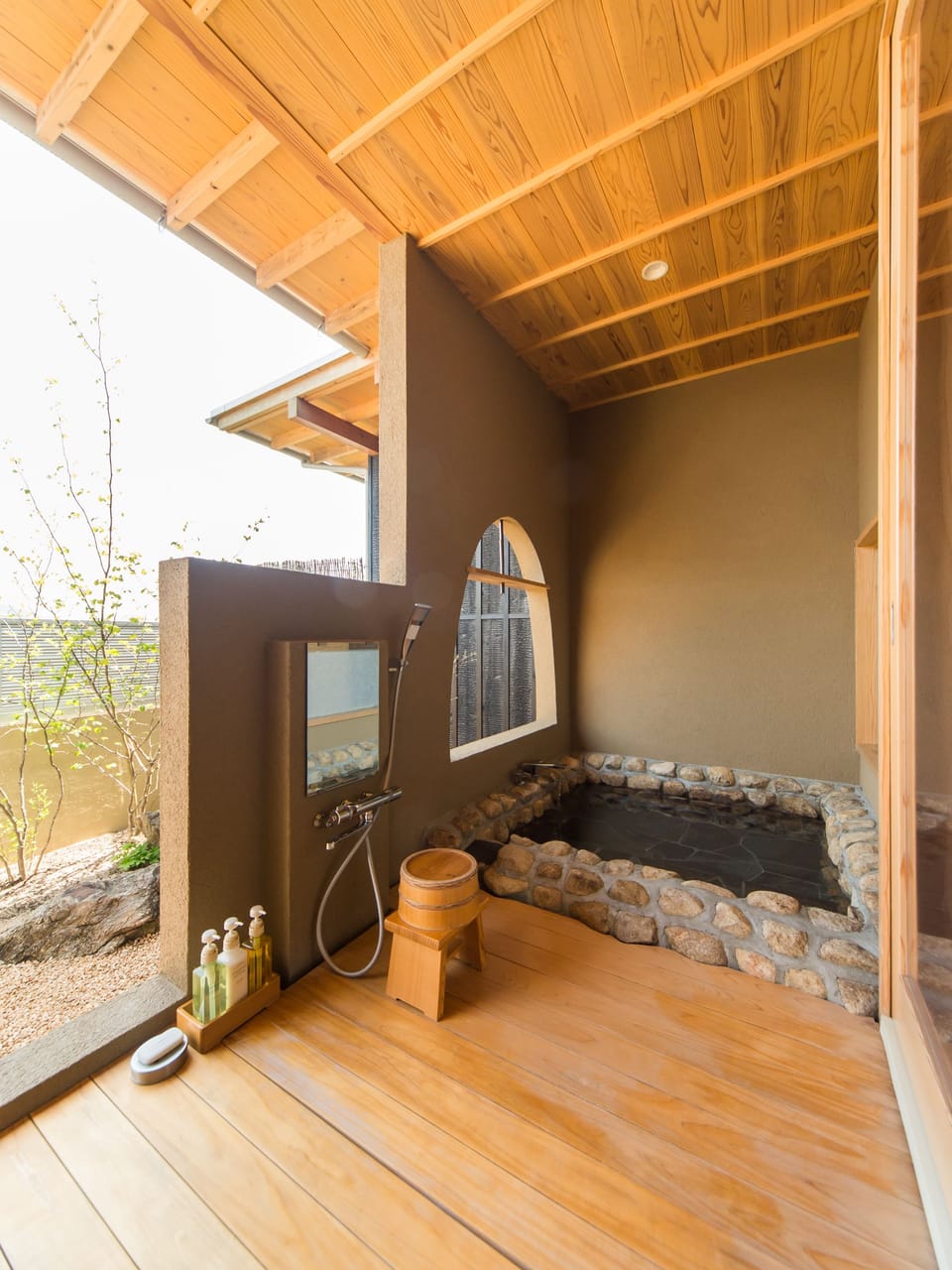 Japanese Style Superior Sea View Room with Hot Springs | Bathroom | Separate tub and shower, free toiletries, hair dryer, slippers