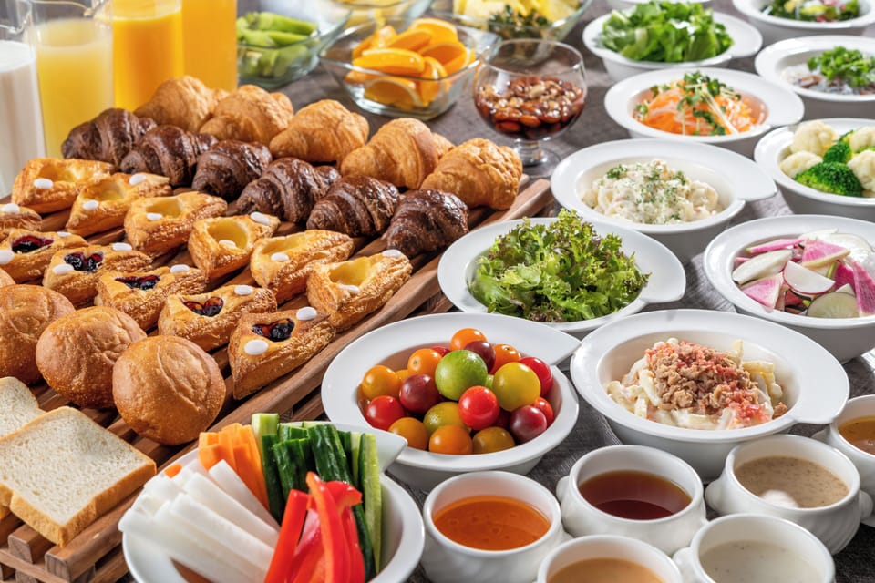 Daily buffet breakfast for a fee