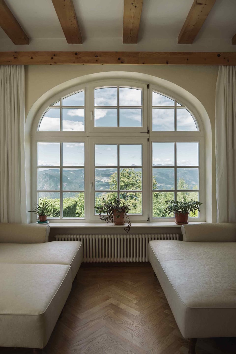 Couples treatment rooms, sauna, hot tub, steam room, body treatments
