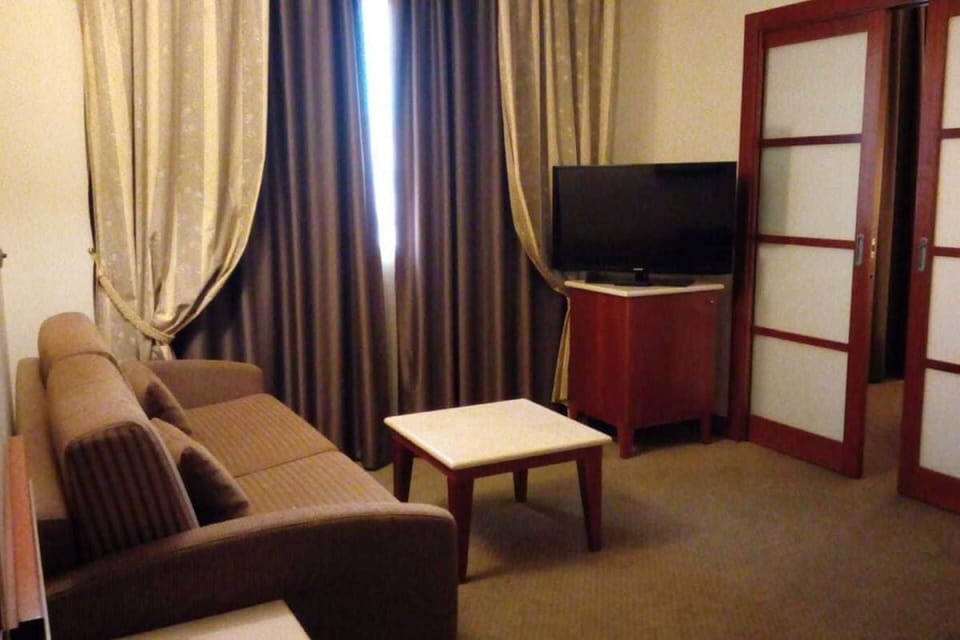 Family Suite | Down comforters, memory foam beds, in-room safe, desk