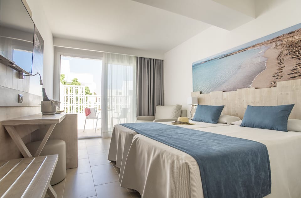 Superior Double Room, Terrace | In-room safe, desk, blackout drapes, WiFi (free)