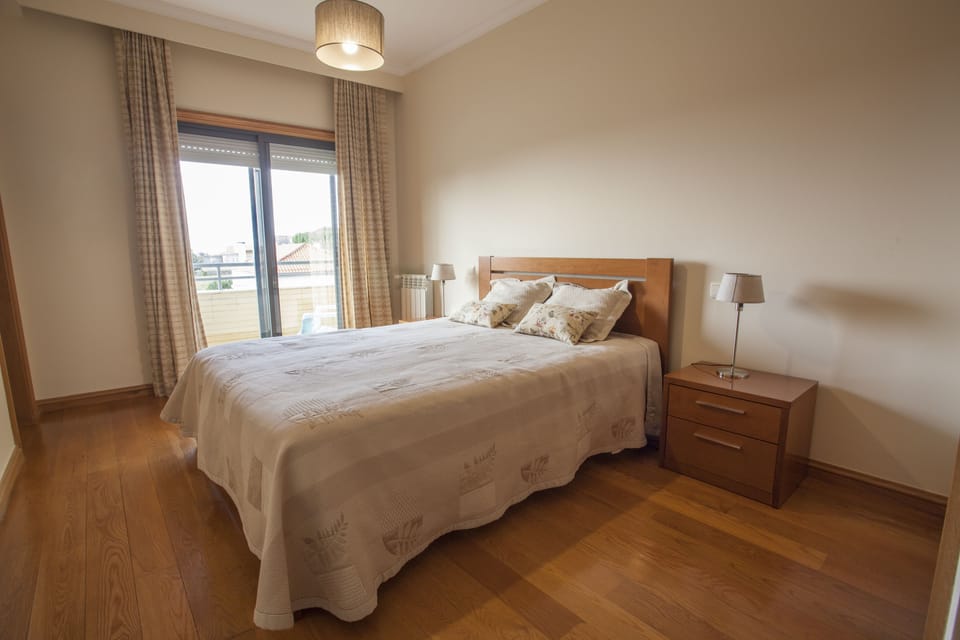 Classic Apartment, 2 Bedrooms, Balcony | 2 bedrooms, iron/ironing board, cribs/infant beds, free WiFi