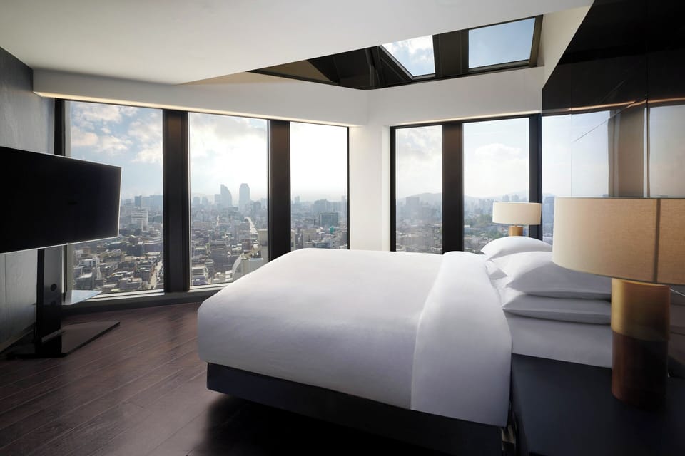 Penthouse, 1 King Bed, City View | Premium bedding, in-room safe, desk, blackout drapes