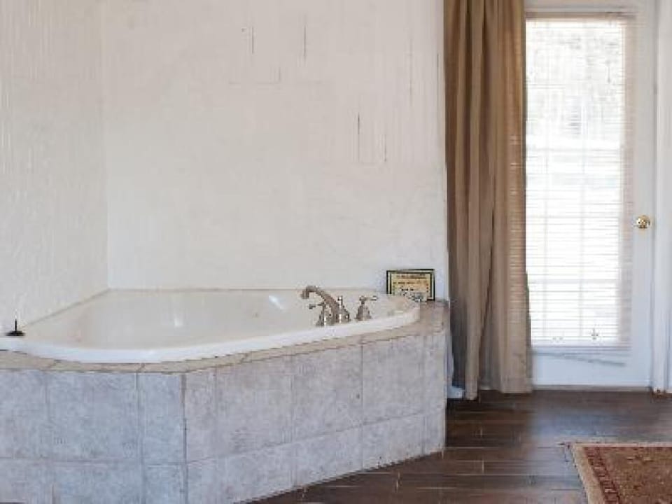 Standard Cottage, Ensuite (Shepherd's Cottage) | Bathroom | Free toiletries, towels