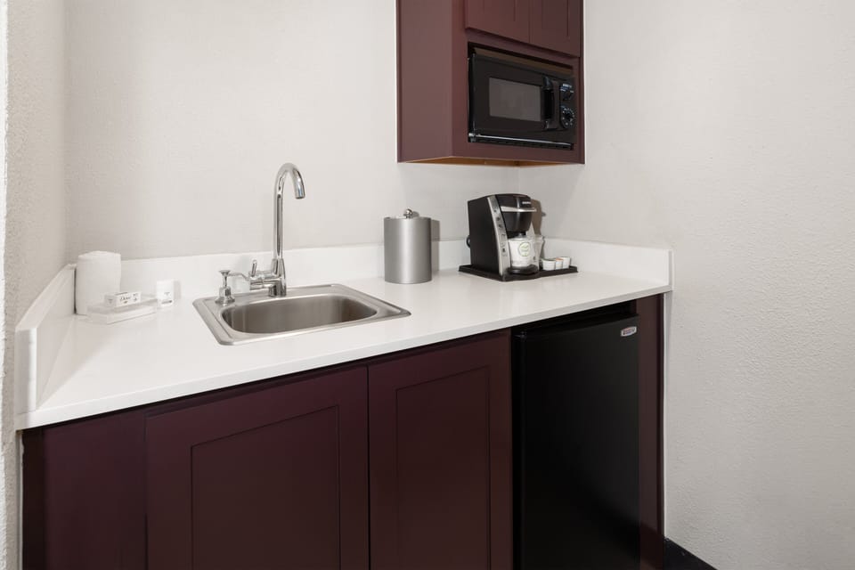 Suite, 1 Bedroom | Premium bedding, desk, laptop workspace, iron/ironing board