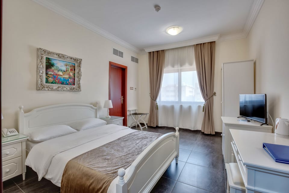 Standard Double Room | In-room safe, soundproofing, iron/ironing board, free WiFi
