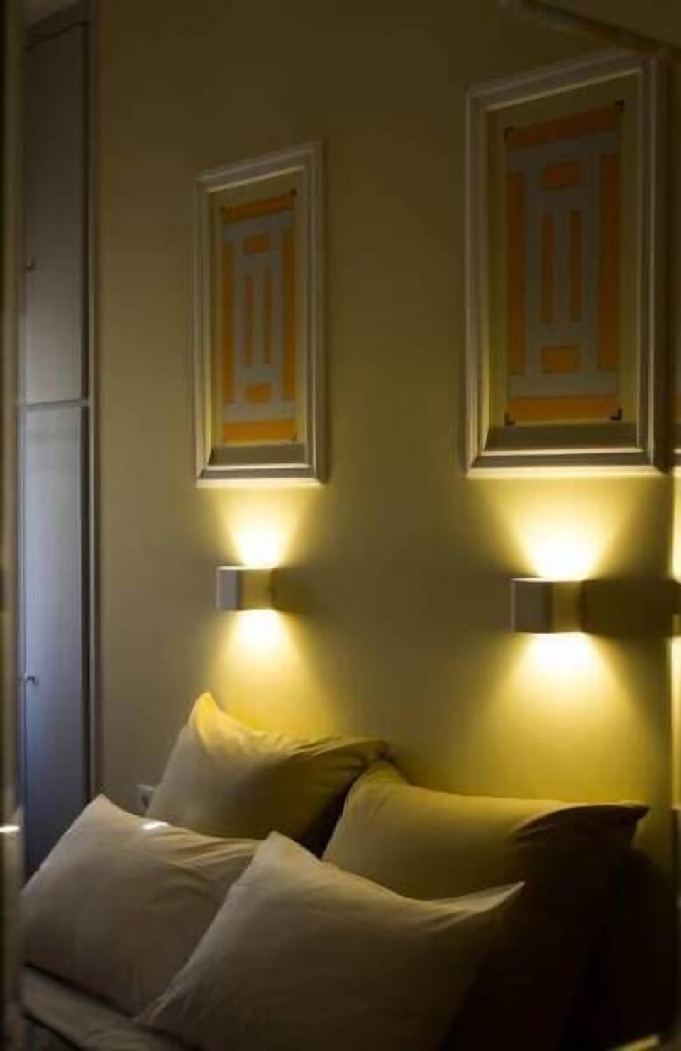 Basic Double or Twin Room, 1 Bedroom, Sea View | Living area