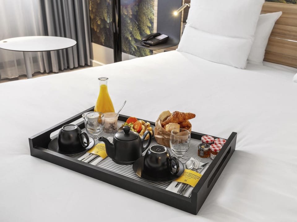 Daily buffet breakfast for a fee