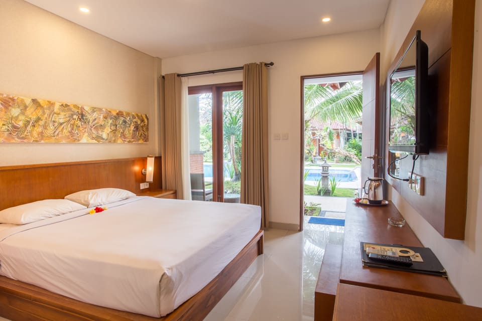 Standard Room | In-room safe, desk, free WiFi, bed sheets