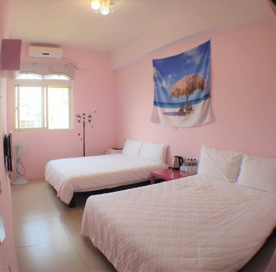 Quadruple Room | Blackout drapes, soundproofing, free WiFi, bed sheets