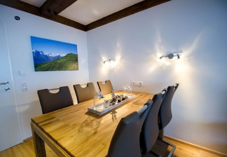 Apartment, Mountain View | In-room dining