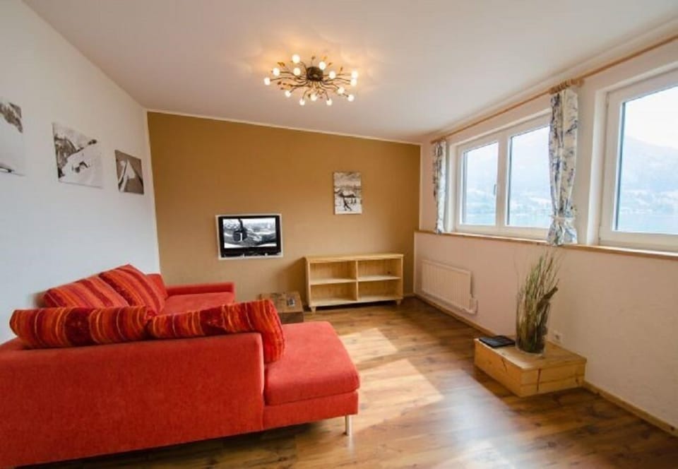 Apartment, 2 Bedrooms, Mountain View | Living area | Flat-screen TV