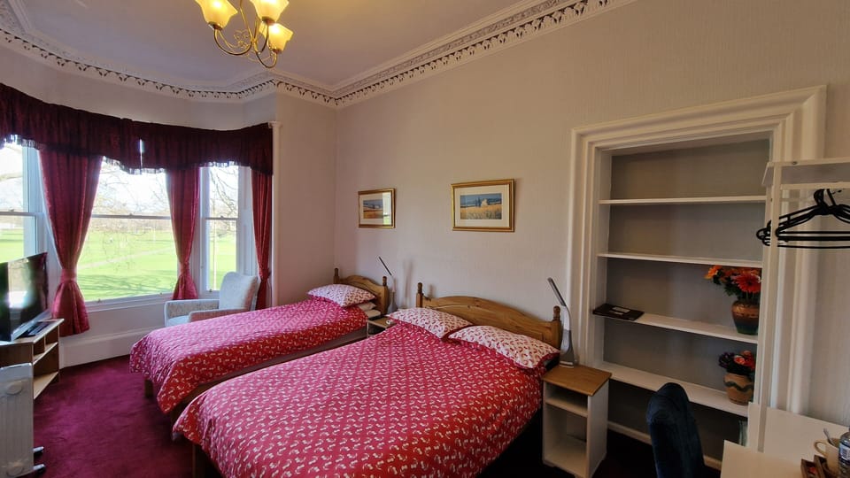 Double or Twin Room, Ensuite | Desk, free WiFi