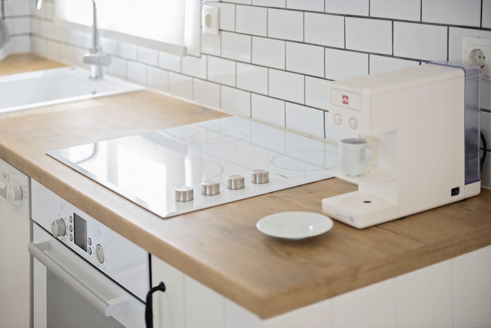Studio | Private kitchen | Fridge, oven, stovetop, dishwasher