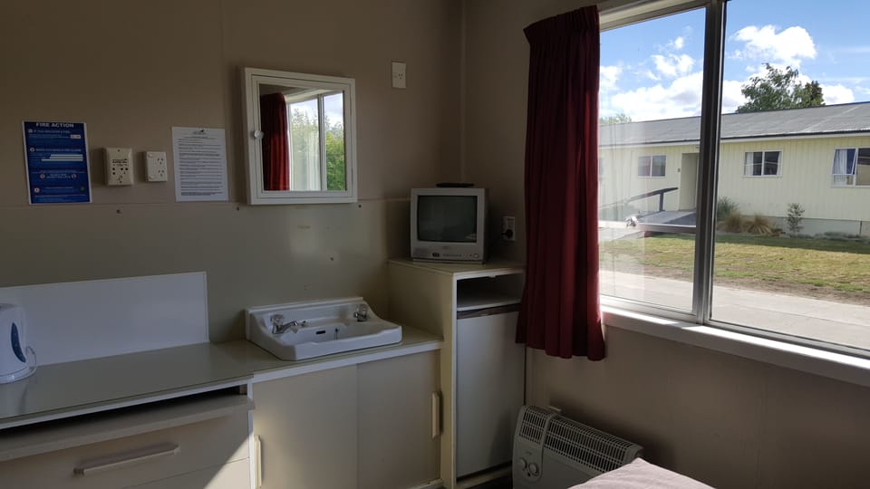 Double Room, Shared Bathroom | Private kitchenette | Shared fridge, microwave