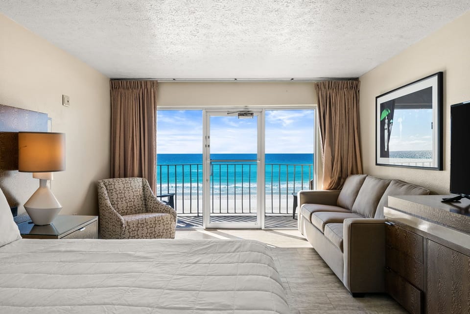 Suite | Free WiFi, bed sheets