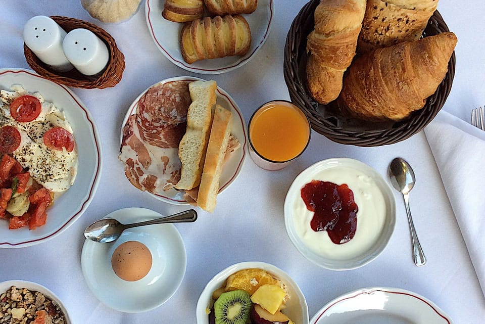 Free daily buffet breakfast