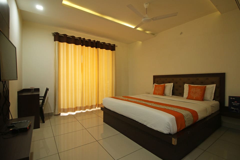 Double or Twin Room | Free WiFi, bed sheets