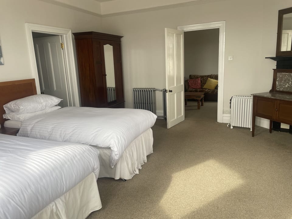 Twin Room, Ensuite (Suite) | Bathroom