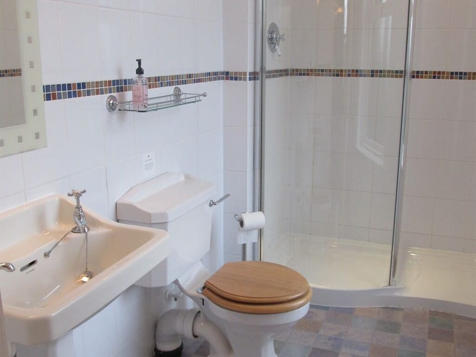Twin Room, Ensuite (Bay) | Bathroom