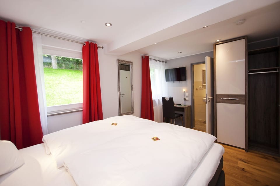 Business Double Room | Egyptian cotton sheets, premium bedding, Select Comfort beds
