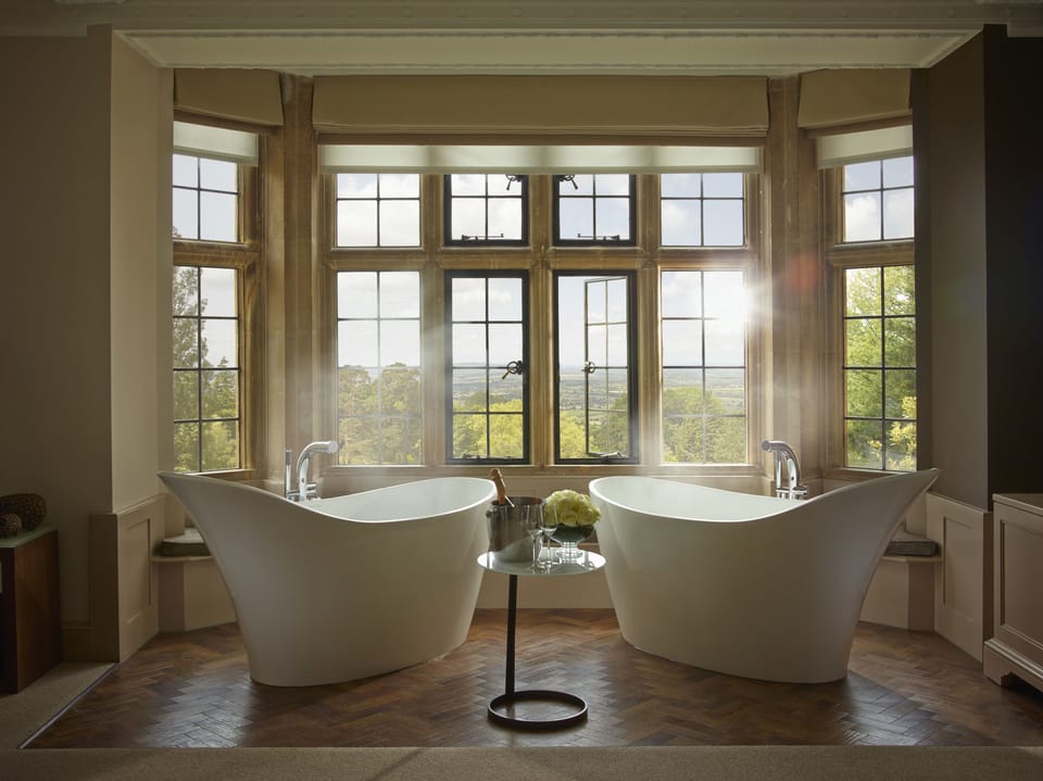 Suite, 1 Bedroom, Non Smoking, Garden View (Oak) | Deep soaking bathtub