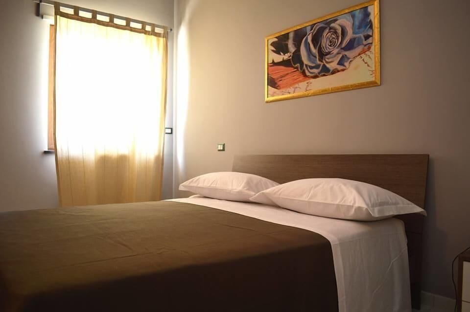 Minibar, desk, iron/ironing board, free WiFi