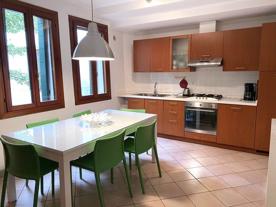 Apartment, 3 Bedrooms | Private kitchen | Fridge, microwave, oven, stovetop