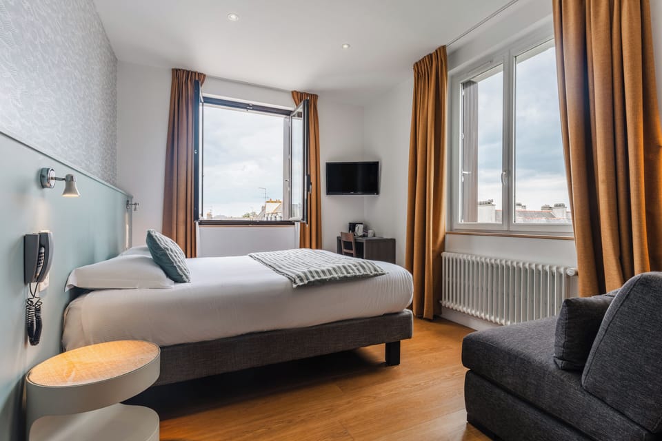 Junior Suite, Ocean View | Premium bedding, desk, free WiFi, bed sheets
