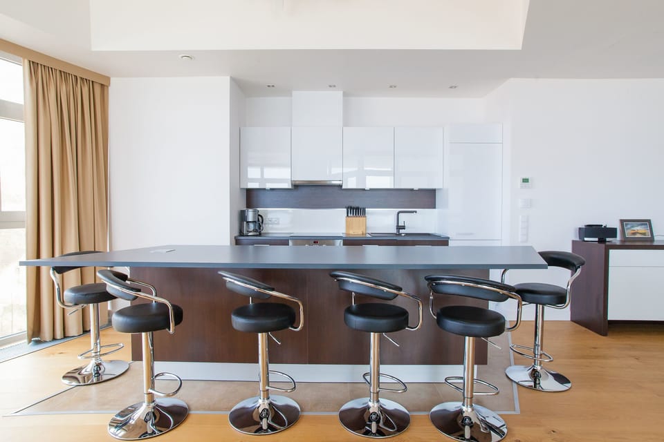 Executive Apartment, Sea View | Private kitchen | Fridge, oven, stovetop, dishwasher