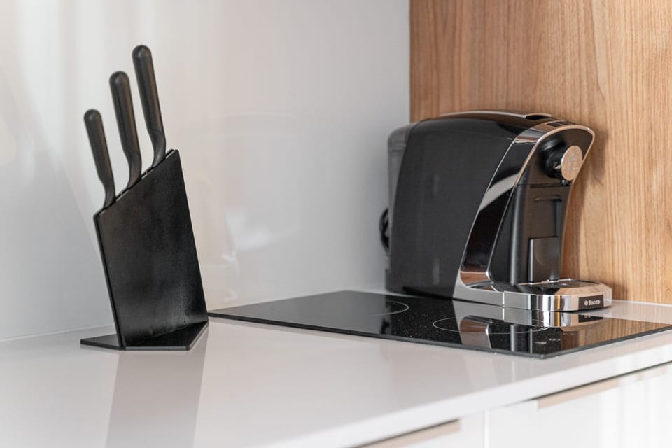 Deluxe Studio (Joan Miro) | Private kitchen | Fridge, stovetop, coffee/tea maker, electric kettle