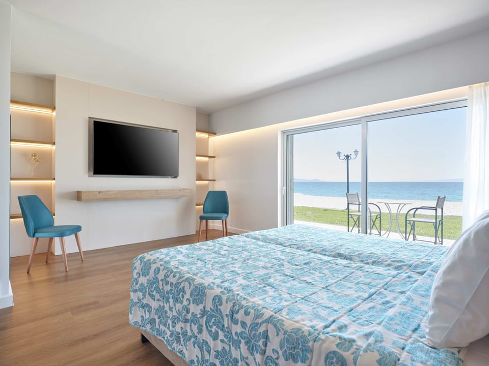 Suite | In-room safe, desk, soundproofing, free WiFi