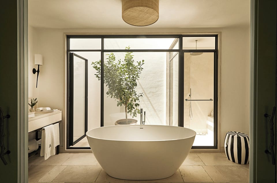Junior Suite | Bathroom | Jetted tub, designer toiletries, hair dryer, bathrobes