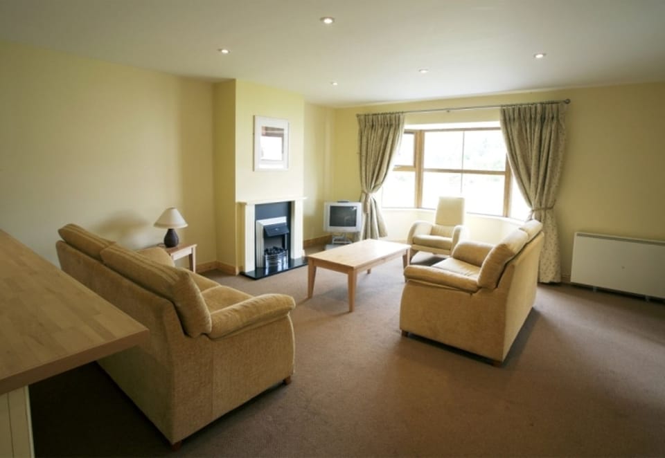 House, 3 Bedrooms | Living room