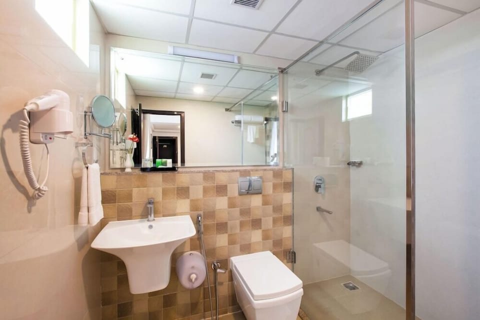 Shower, towels