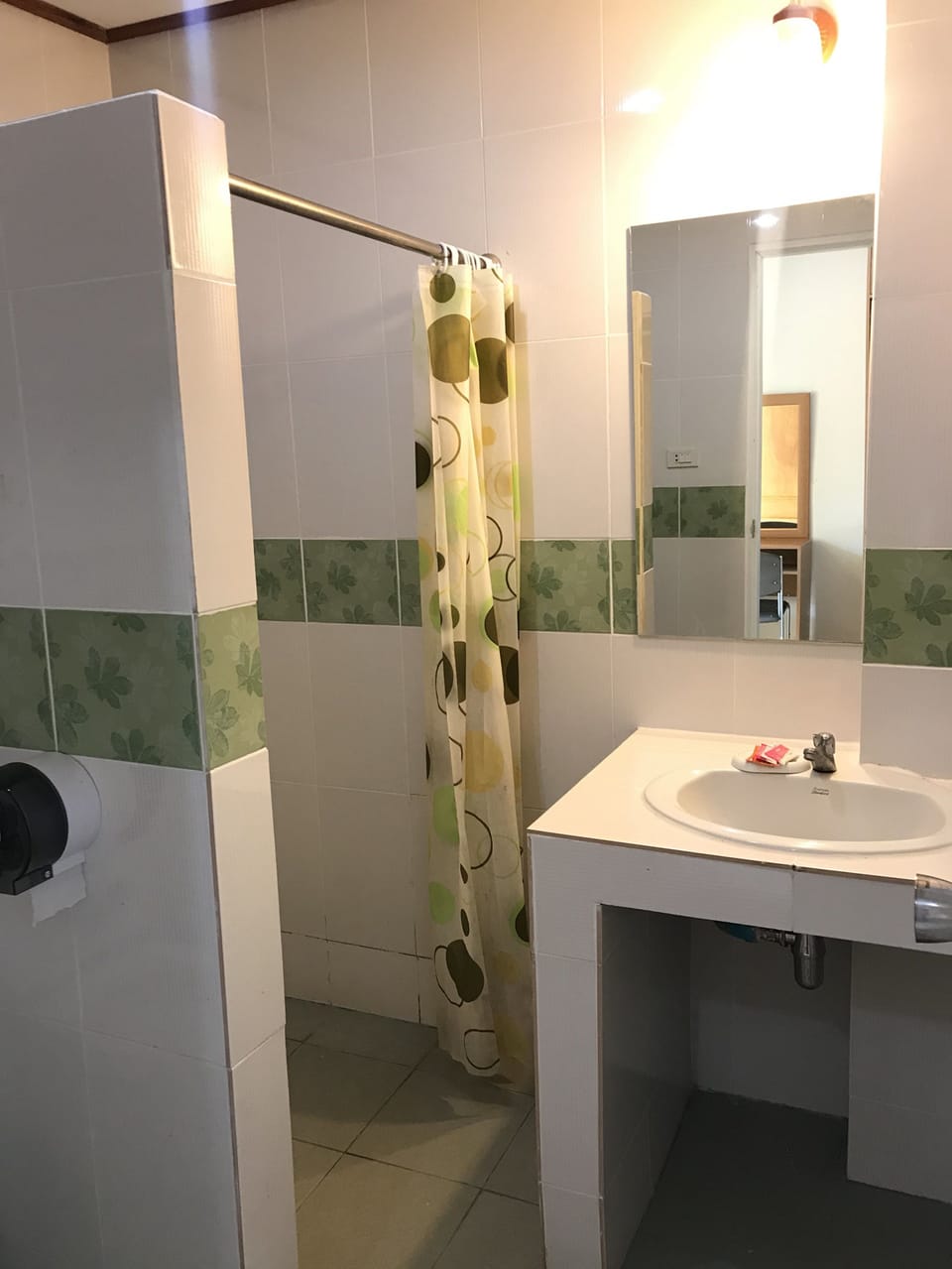 Bathroom sink