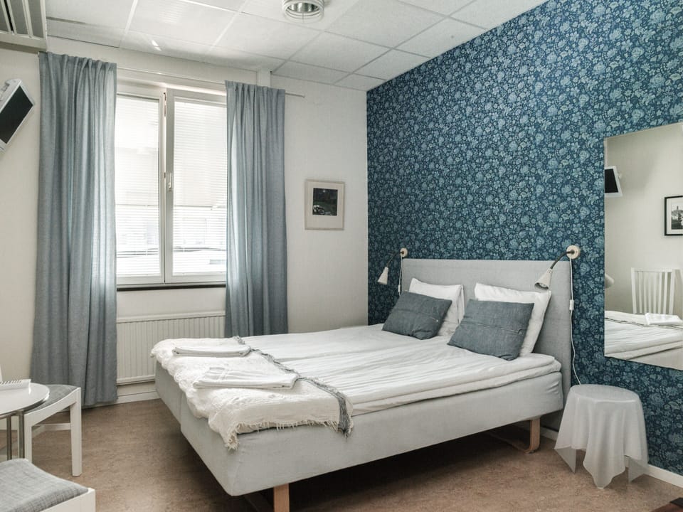 Individually decorated, individually furnished, soundproofing
