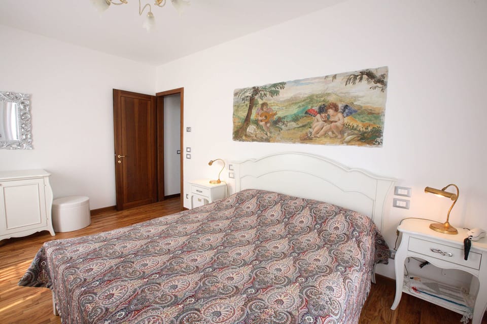 Suite | Premium bedding, minibar, in-room safe, desk