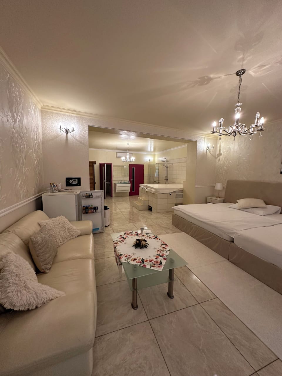Exclusive Suite (President Apartment with Wellness) | Minibar, iron/ironing board (on request), cribs (surcharge), WiFi (free)