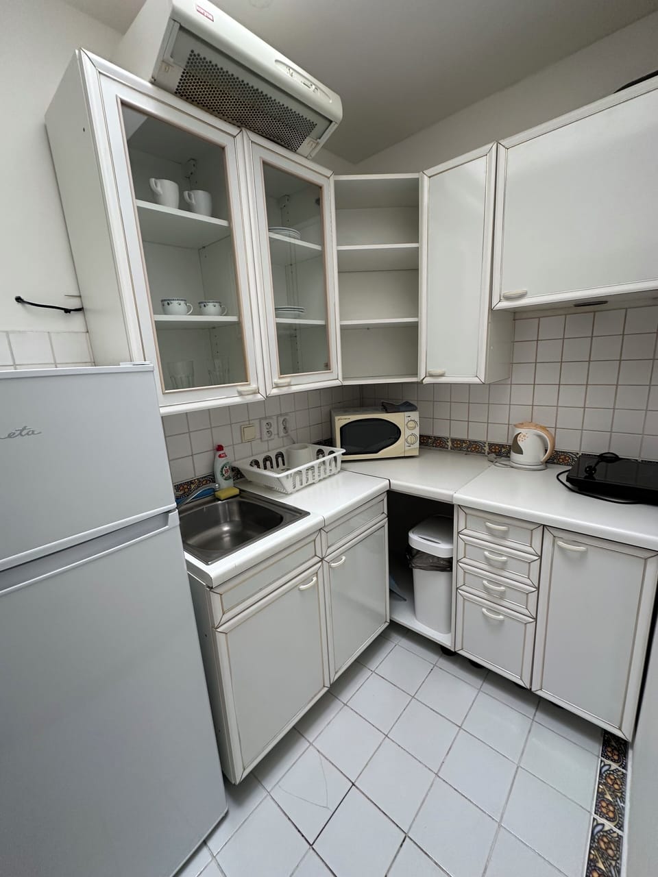 Apartment (3 Osoby) | Private kitchen | Fridge, electric kettle, freezer