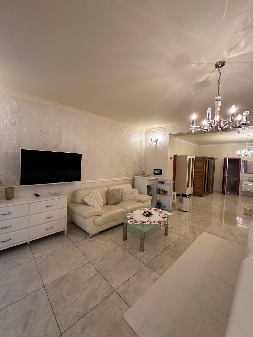 Exclusive Suite (President Apartment with Wellness) | Minibar, iron/ironing board (on request), cribs (surcharge), WiFi (free)