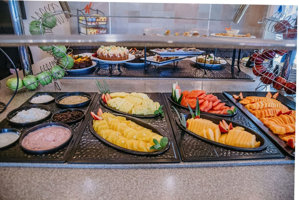 Daily buffet breakfast (MXN 299 per person)