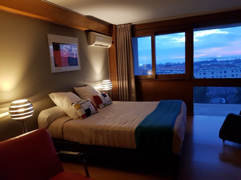 Deluxe Double Room, Sea View (Cosy) | Premium bedding, desk, soundproofing, iron/ironing board