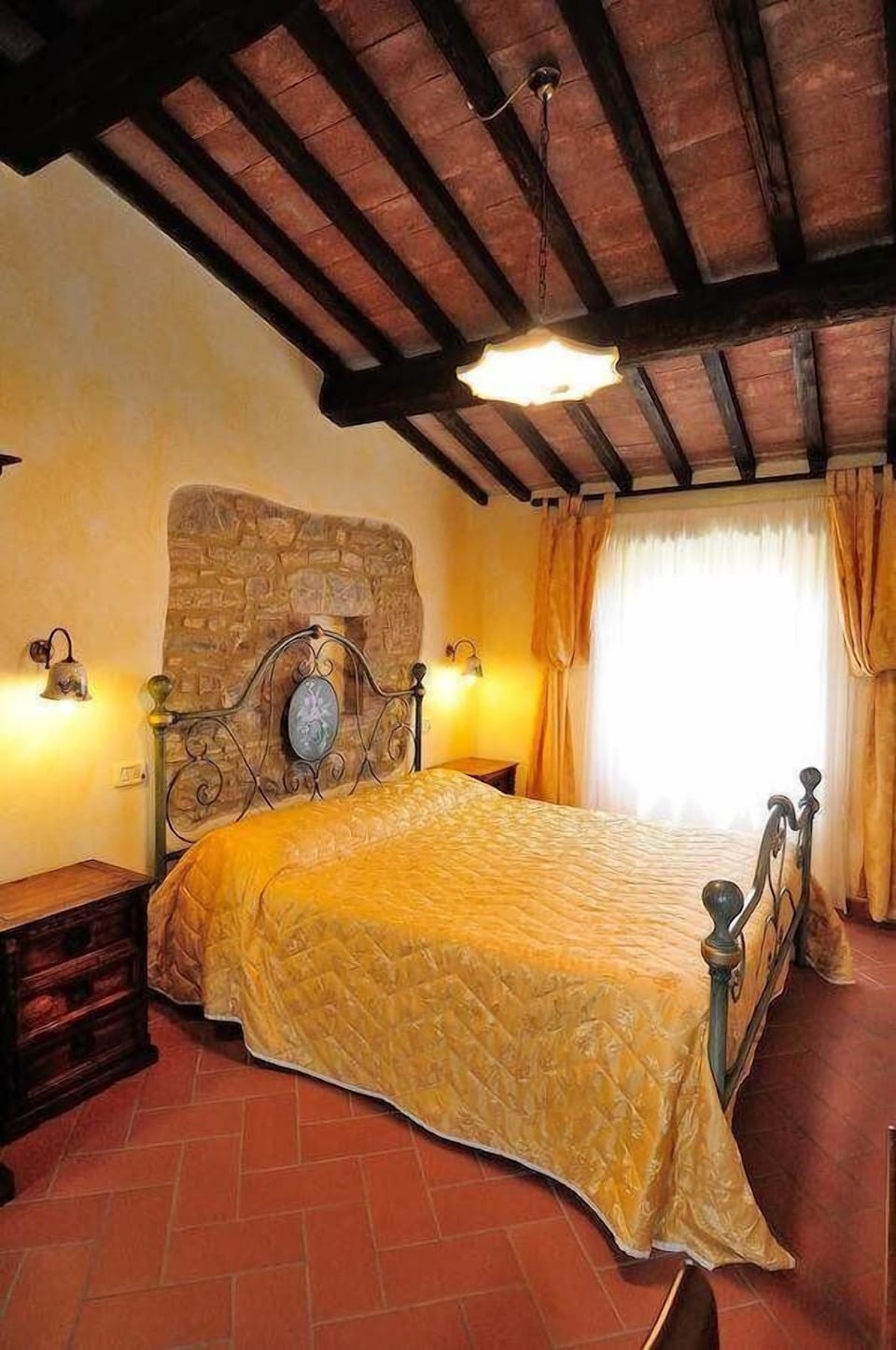 Quadruple Room | Premium bedding, desk, free cribs/infant beds, rollaway beds