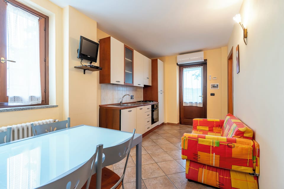 Apartment, 2 Bedrooms, Patio, Ground Floor | Private kitchen