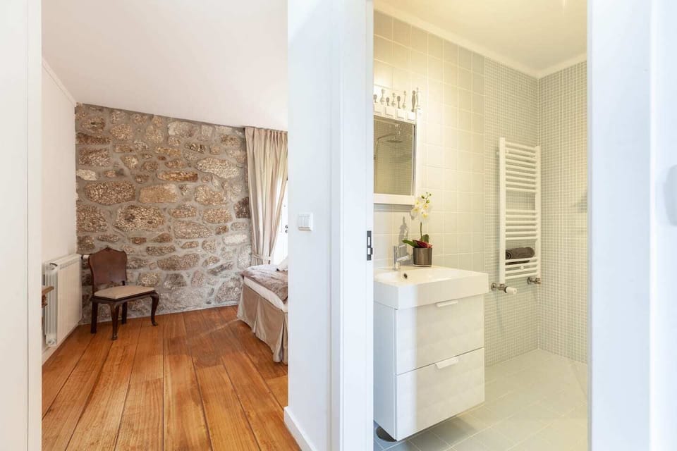 Comfort Cottage, 3 Bedrooms | Desk, laptop workspace, soundproofing, iron/ironing board