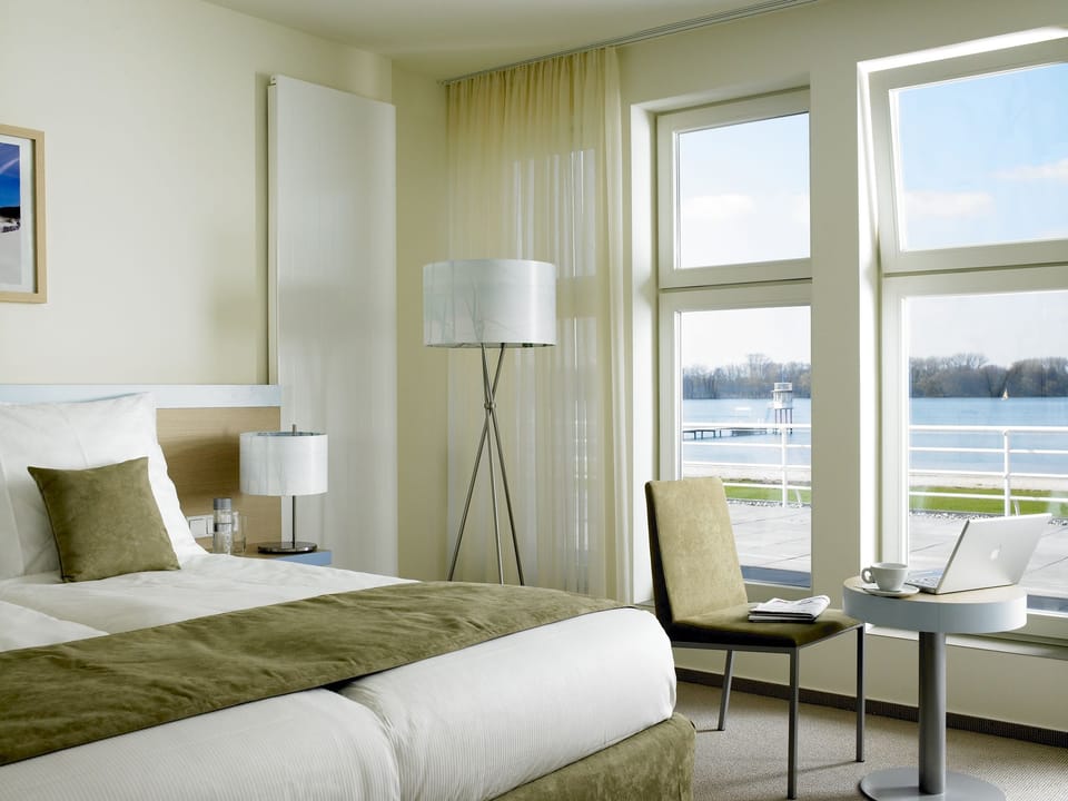 Deluxe Double or Twin Room, Terrace, Lake View | In-room safe, desk, blackout drapes, free WiFi
