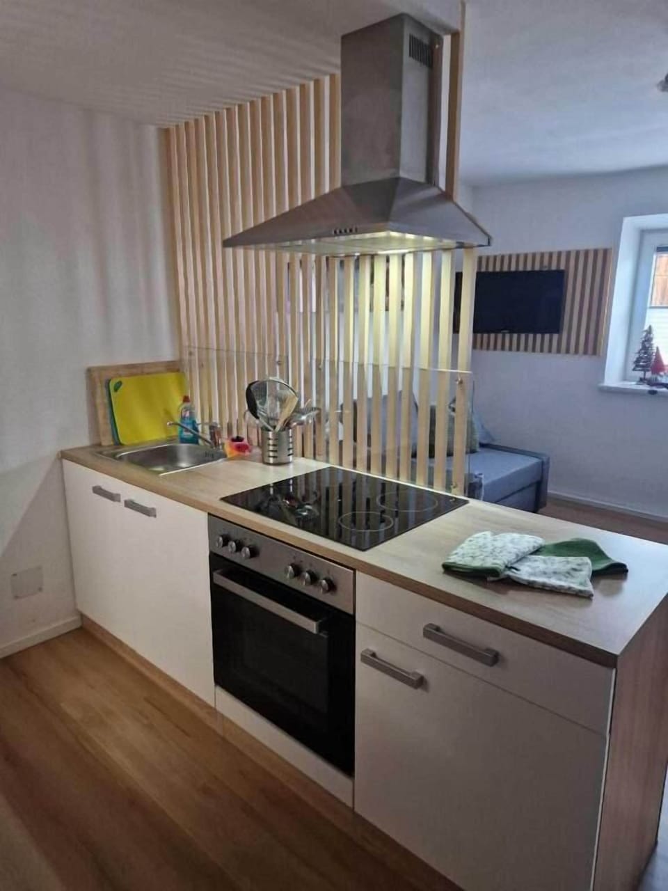 Standard Studio | Desk, blackout drapes, free WiFi, bed sheets